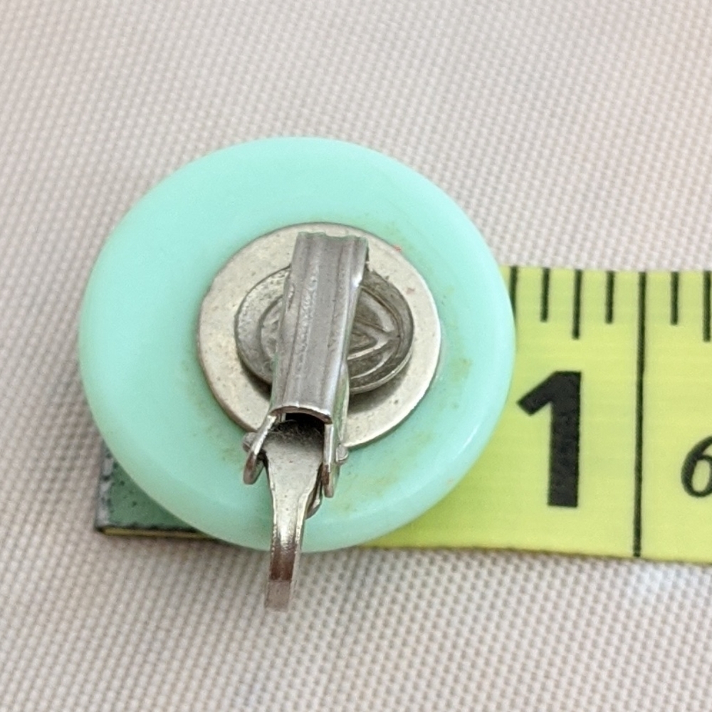 Vintage Mid Century Green & Silver Clip Earrings - Picture 2 of 3